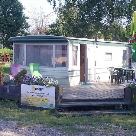 Mobilni Dum U Goldy Hotell Česká Skalice Exteriör bild