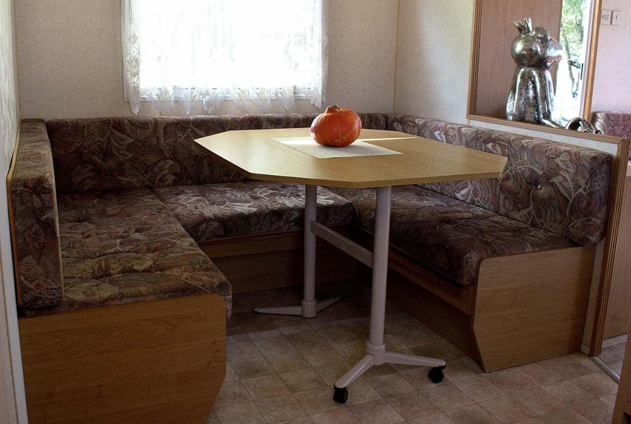Mobilni Dum U Goldy Hotell Česká Skalice Exteriör bild